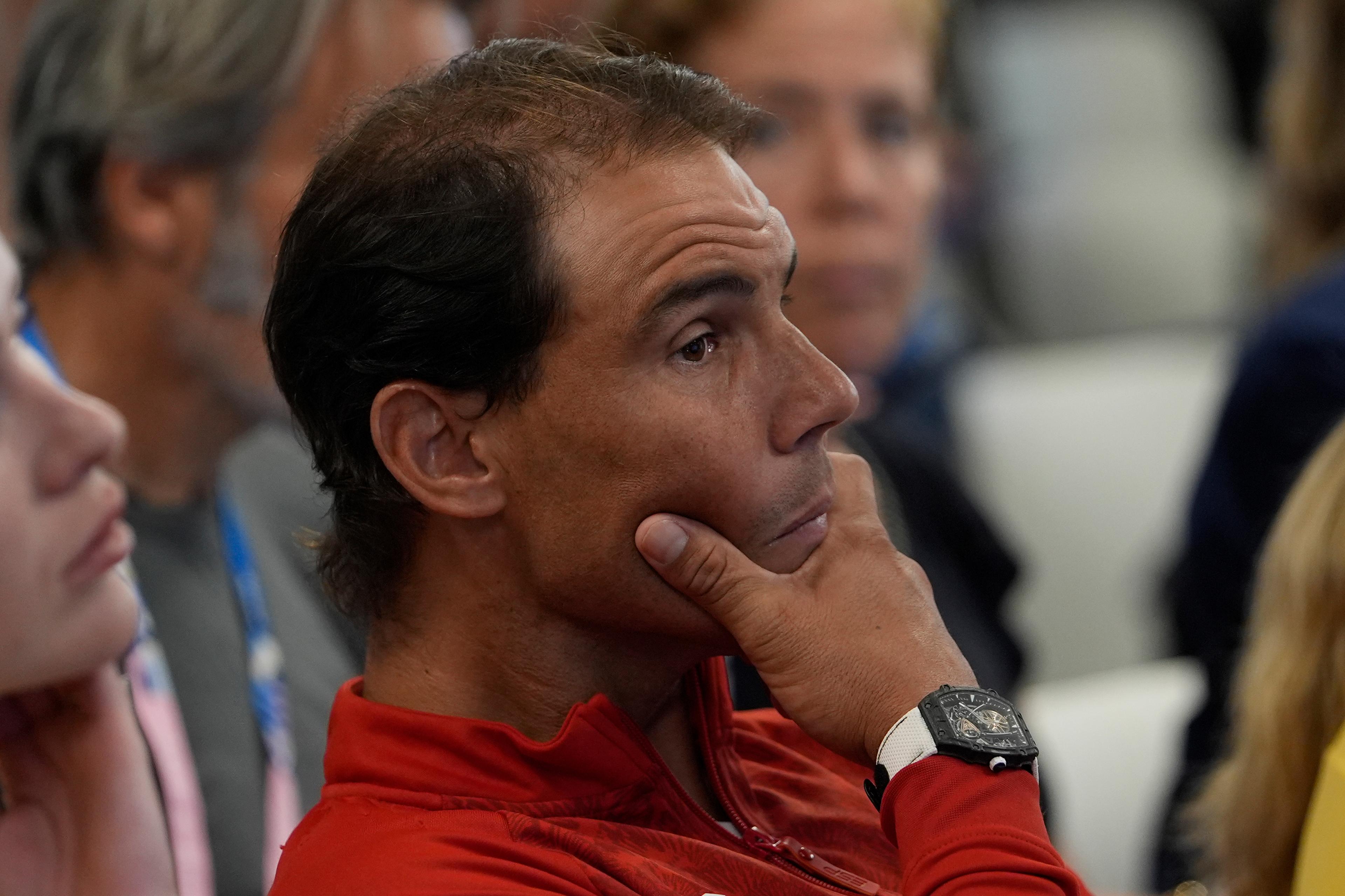 Rafael Nadal under OS-lottningen. Foto: Andy Wong/AP/TT