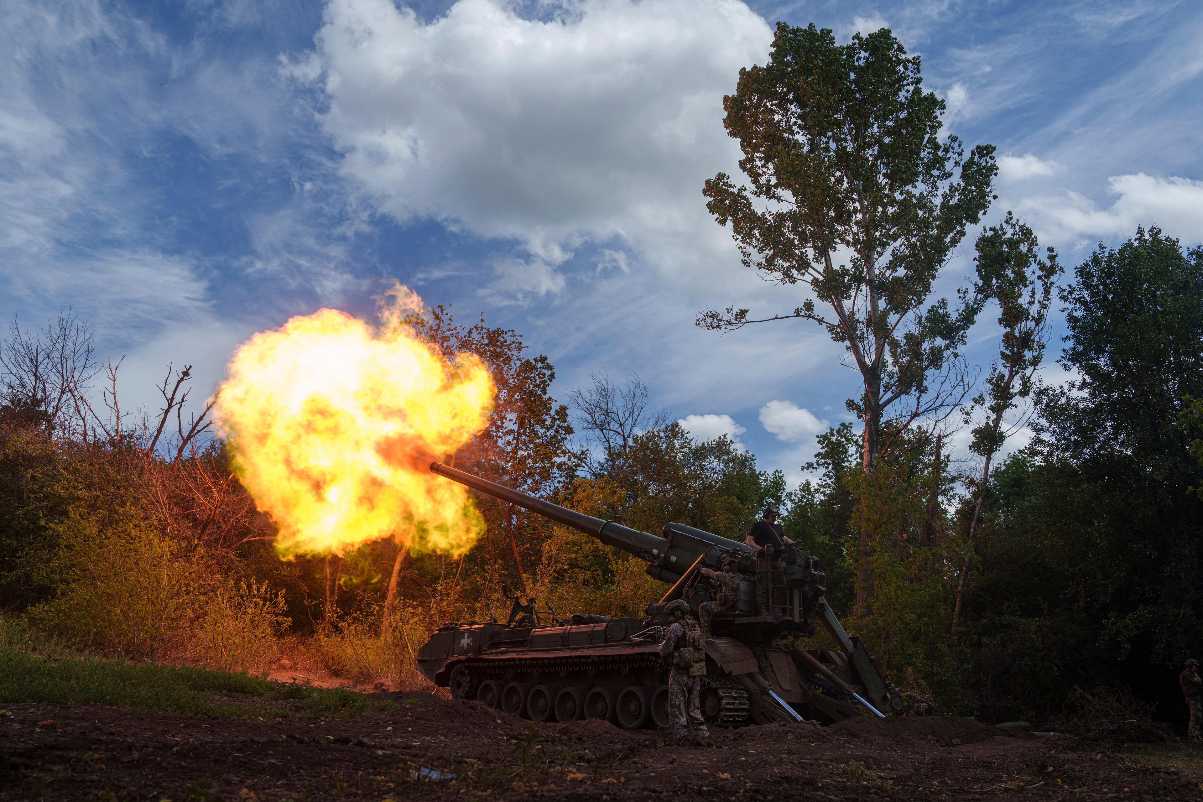 Ukrainska soldater i Donetsk i östra Ukraina. Bild tagen i juni i år. Foto: Evgeniy Maloletka/AP/TT