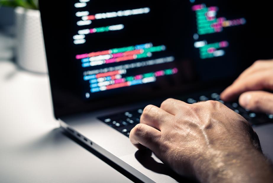 Epoch Times kinesiskspråkiga och engelskspråkiga upplagor har genom åren utsatts för många omfattande cyberattacker som tros ha kopplingar till Kinas kommunistregim. Foto: Tero Vesalainen/Shutterstock