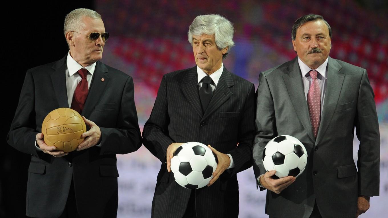 Tre gamla Europamästare samlade 2012: Viktor Ponedelnik (Sovjet, 1960), Gianni Rivera (Italien, 1968) och Antonin Panenka (Tjeckoslovakien, 1976), den sistnämnde klassisk genom sitt till synes nonchalanta straffsparksavgörande. Foto: Franck Fife/Getty images