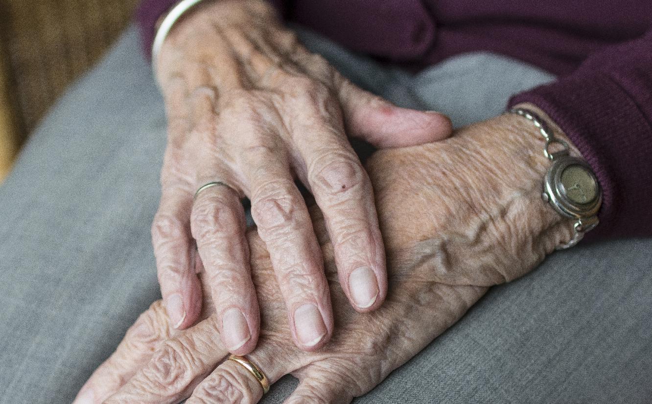 Med enkla åtgärder som näringsdryck och kontakt med dietist skulle äldre och sjuka kunna slippa onödig viktnedgång och må lite bättre, enligt svenska forskare.  Foto: Sabine van Erp