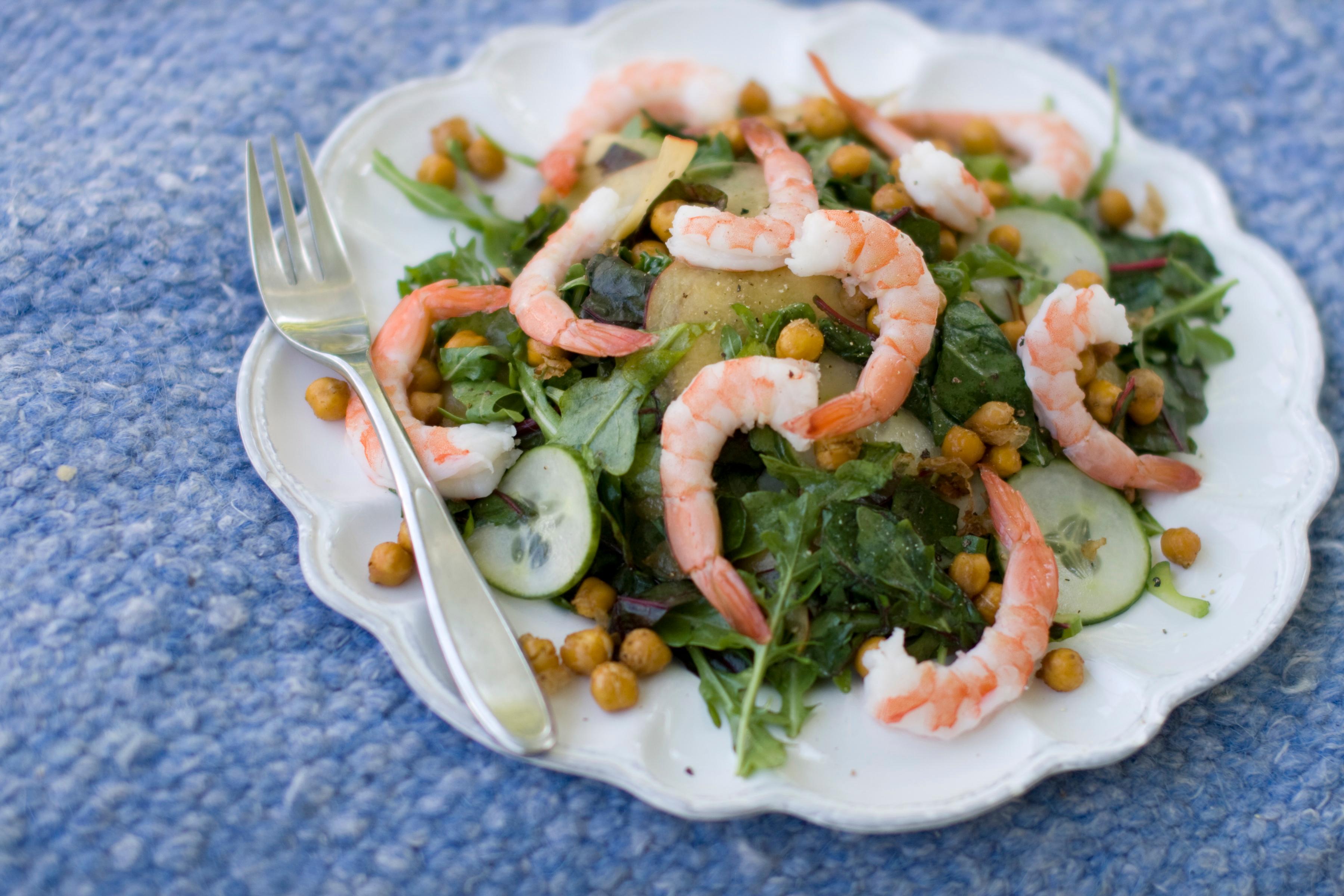 Ica återkallar en pastasallad med räkor. Genrebild. Foto: Matthew Mead/AP/TT