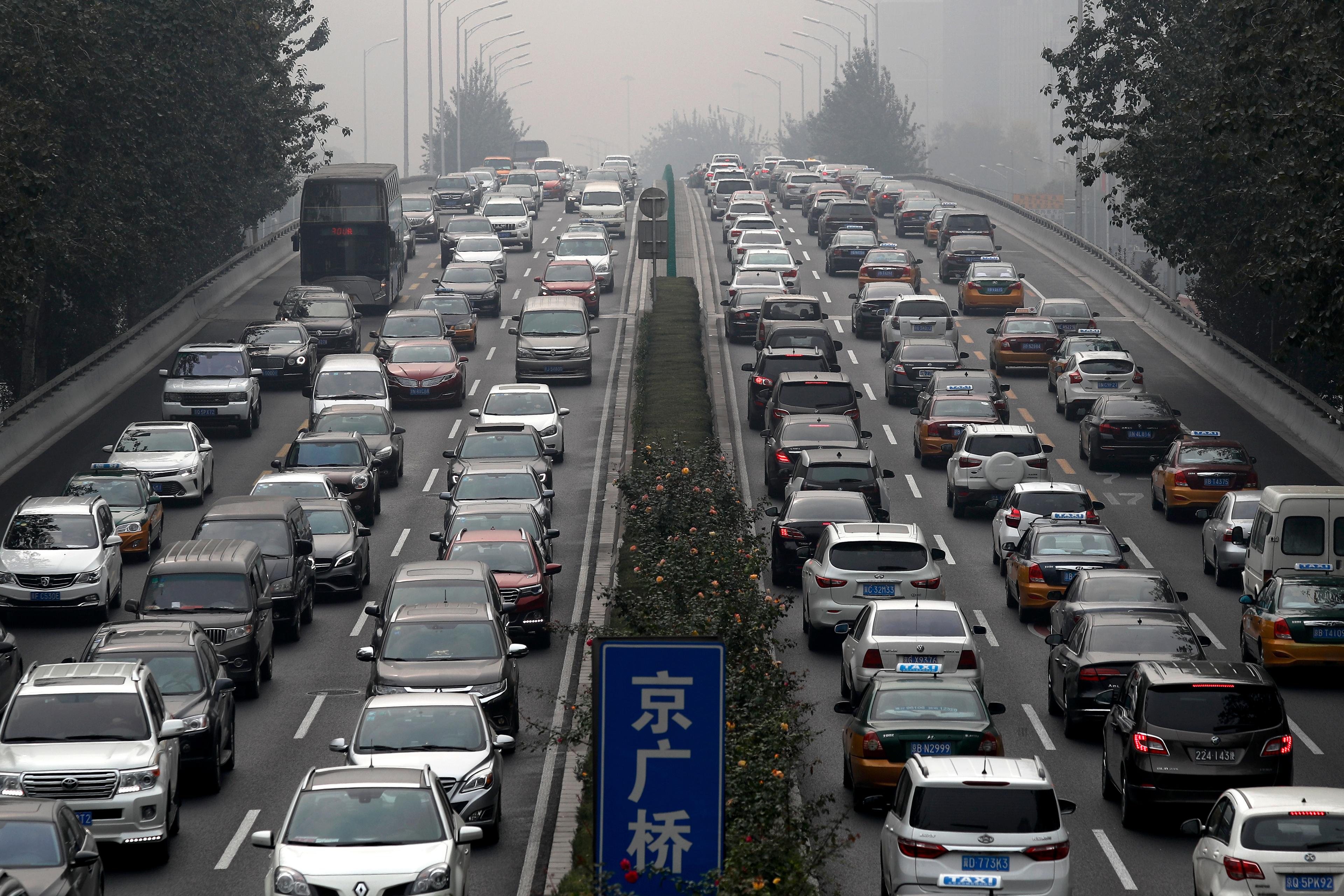 Försäljningen av elbilar och hybrider ökar i Kina. Arkivbild. Foto: Andy Wong/AP/TT