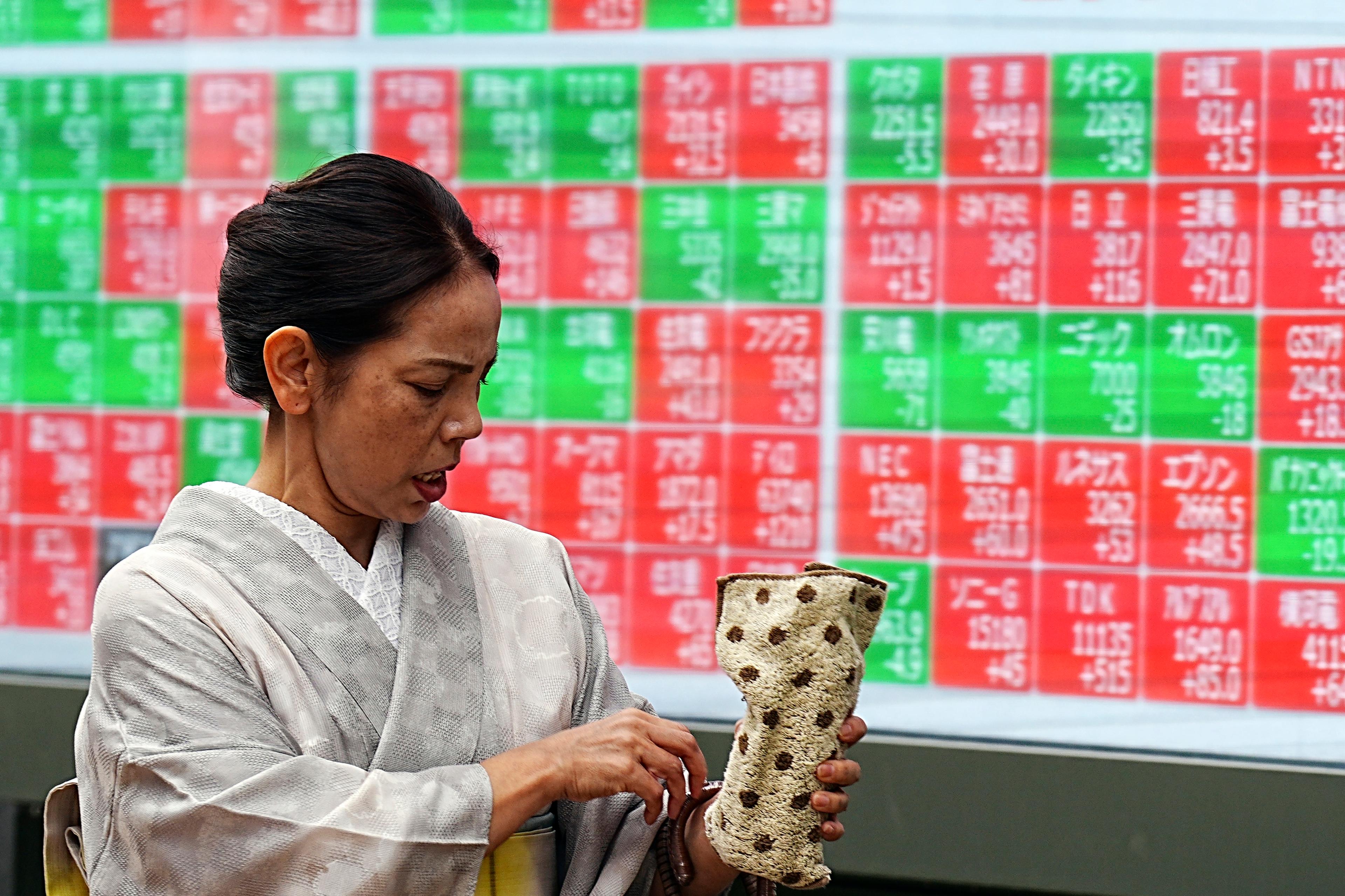 Asiens börser blandar och ger. Arkivbild. Foto: Eugene Hoshiko/AP/TT