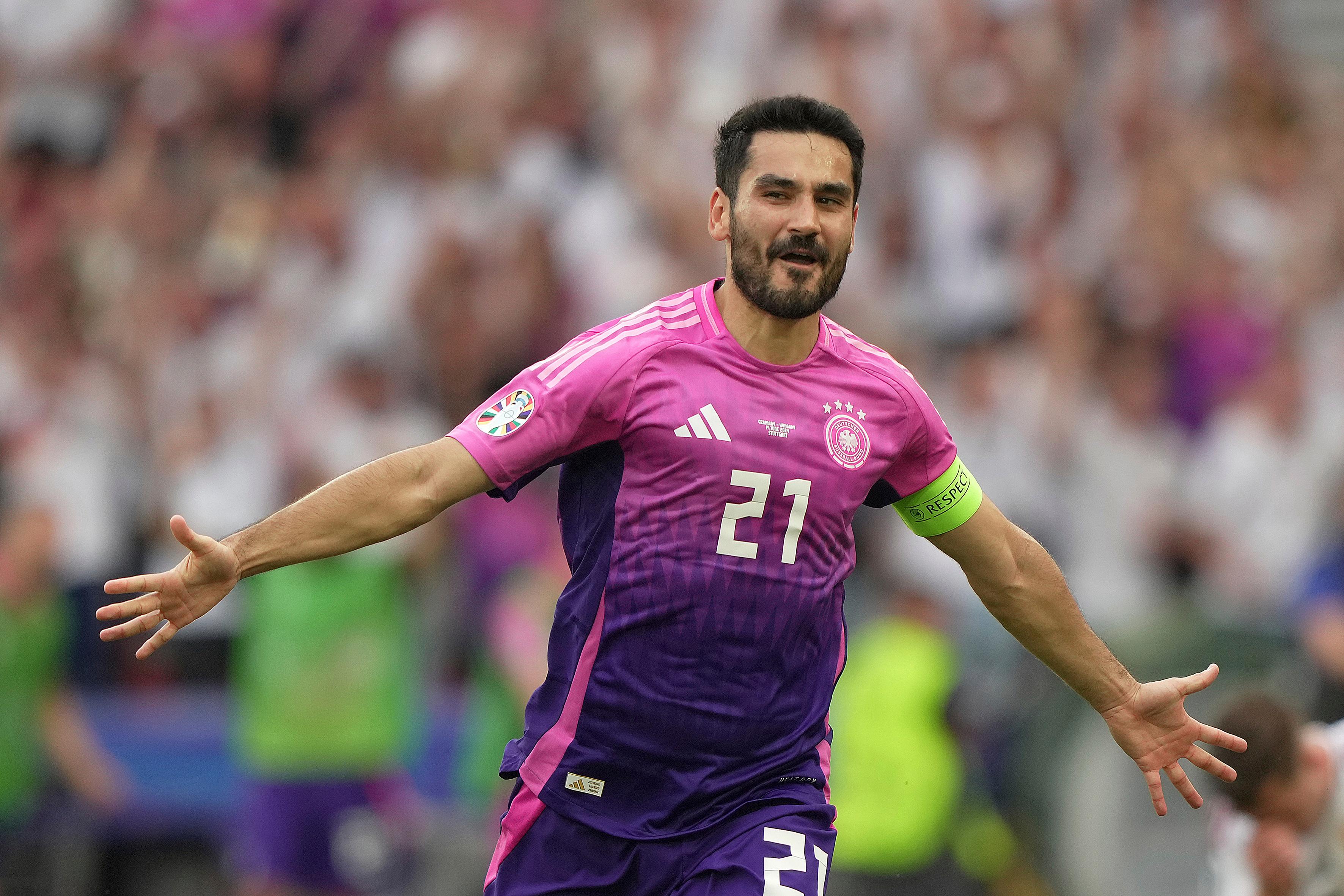 Gündogan för sitt Tyskland i sommarens fotbolls-EM. Foto: Spada/AP/TT