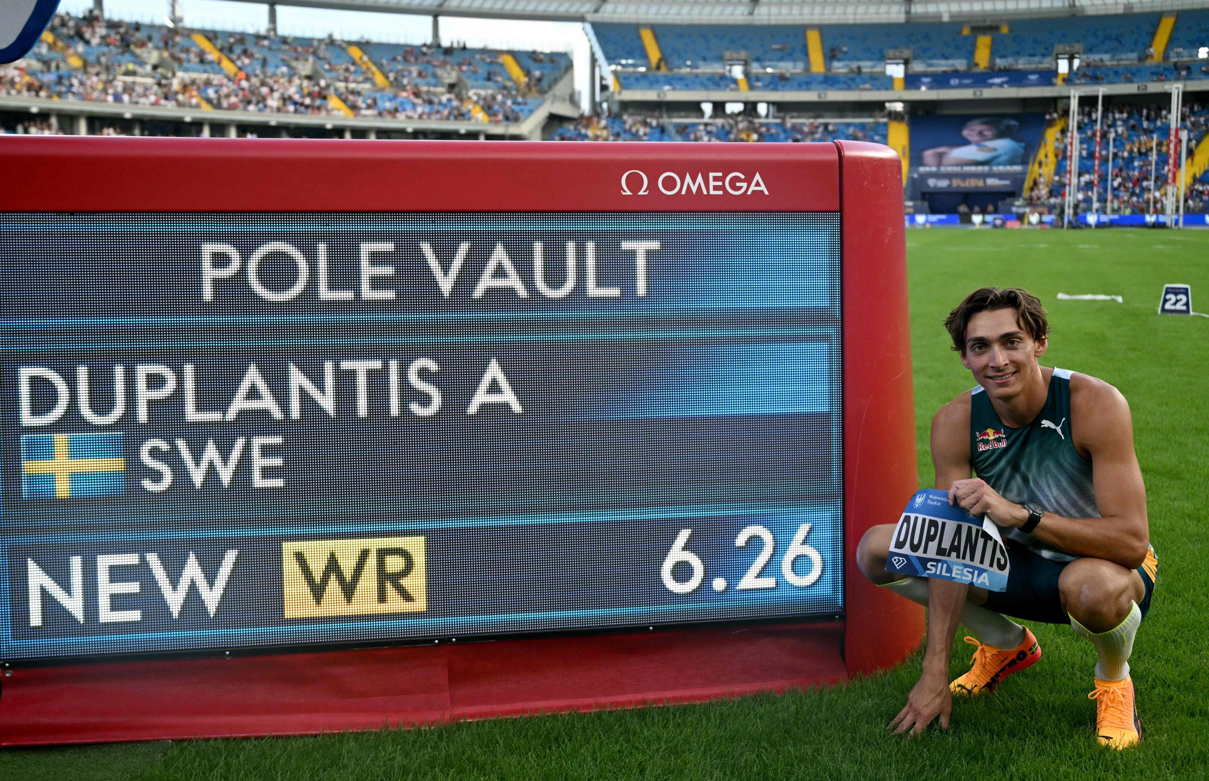 Armand Duplantis satte världsrekord vid Diamond League-galan i Katowice. Foto: SERGEI GAPON/AFP/TT