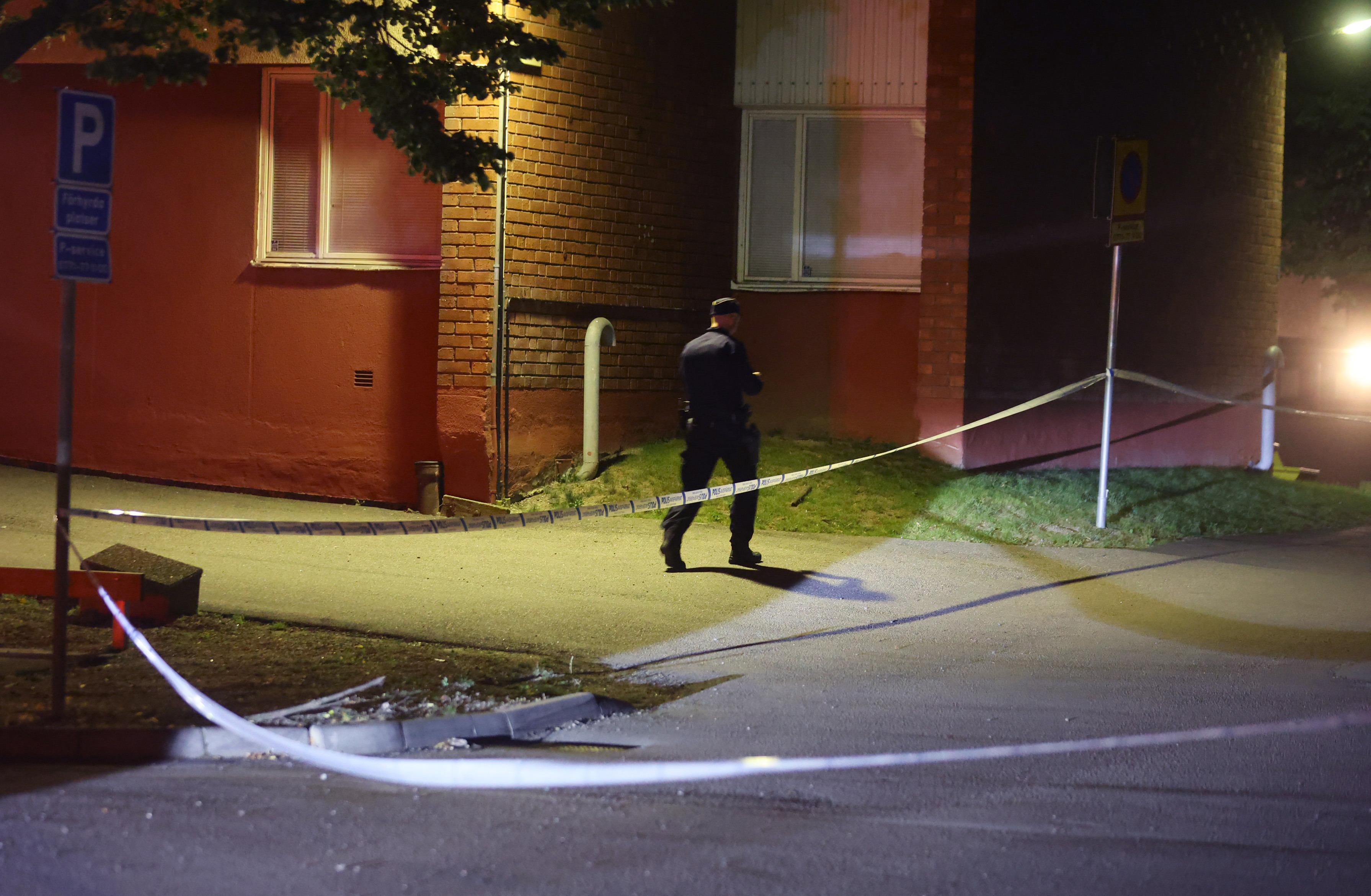 Mannen som skadades i en skottlossning i Eskilstuna har avlidit. Foto: Pontus Altin/TT