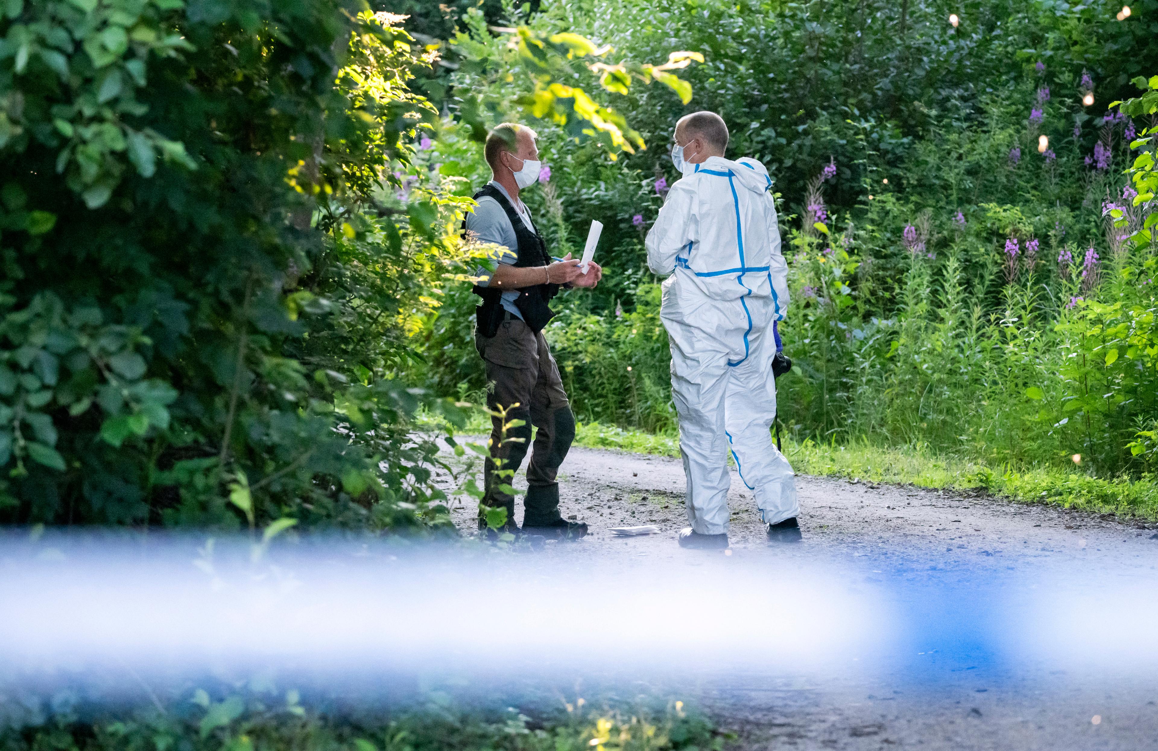 Polis och kriminaltekniker på plats efter branden. Arkivbild. Foto: Johan Nilsson/TT