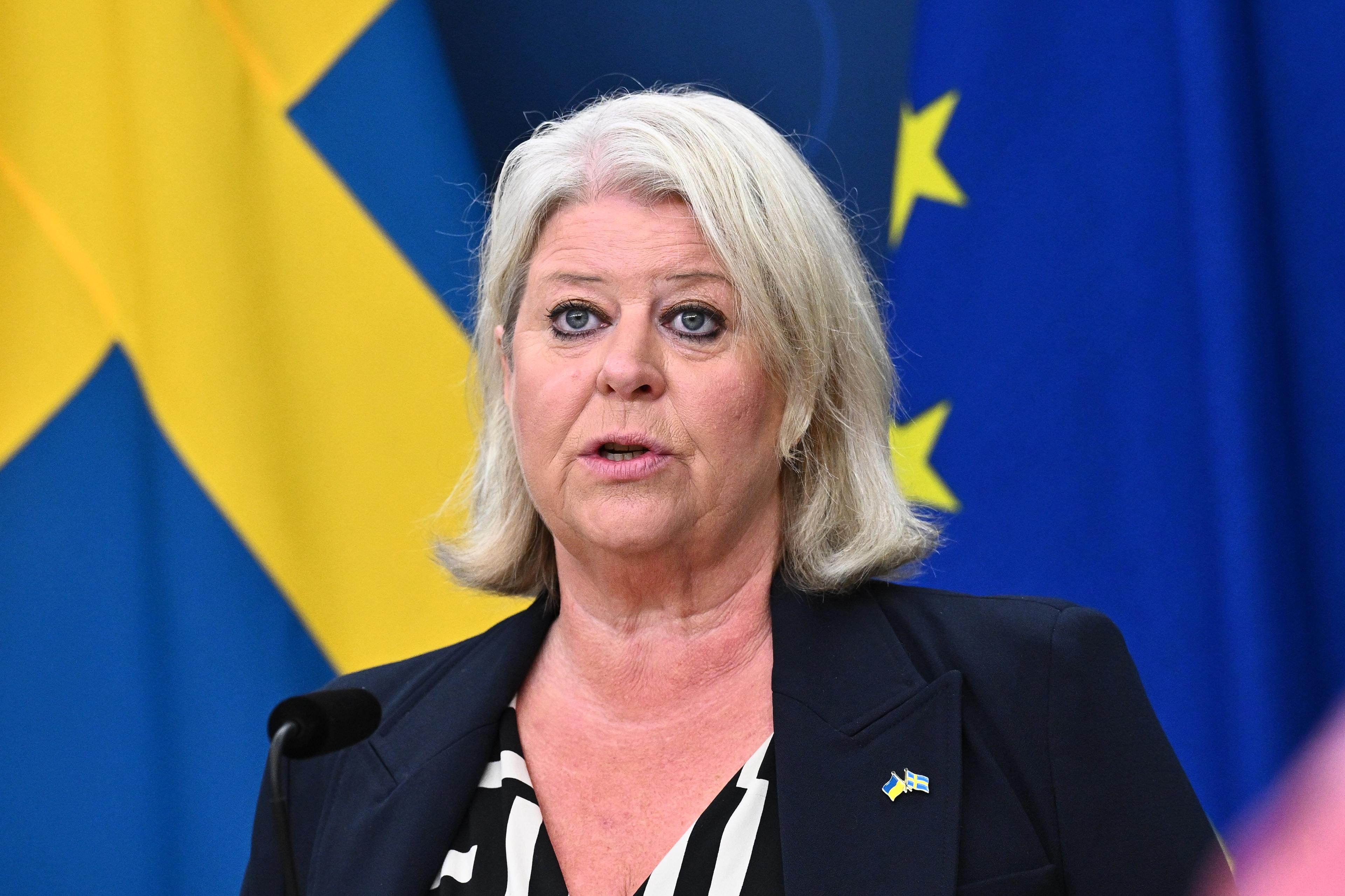 Socialtjänstminister Camilla Waltersson Grönvall (M) presenterar budgetnyheter för stärkta förebyggande insatser till barn och unga. Foto: Claudio Bresciani/TT