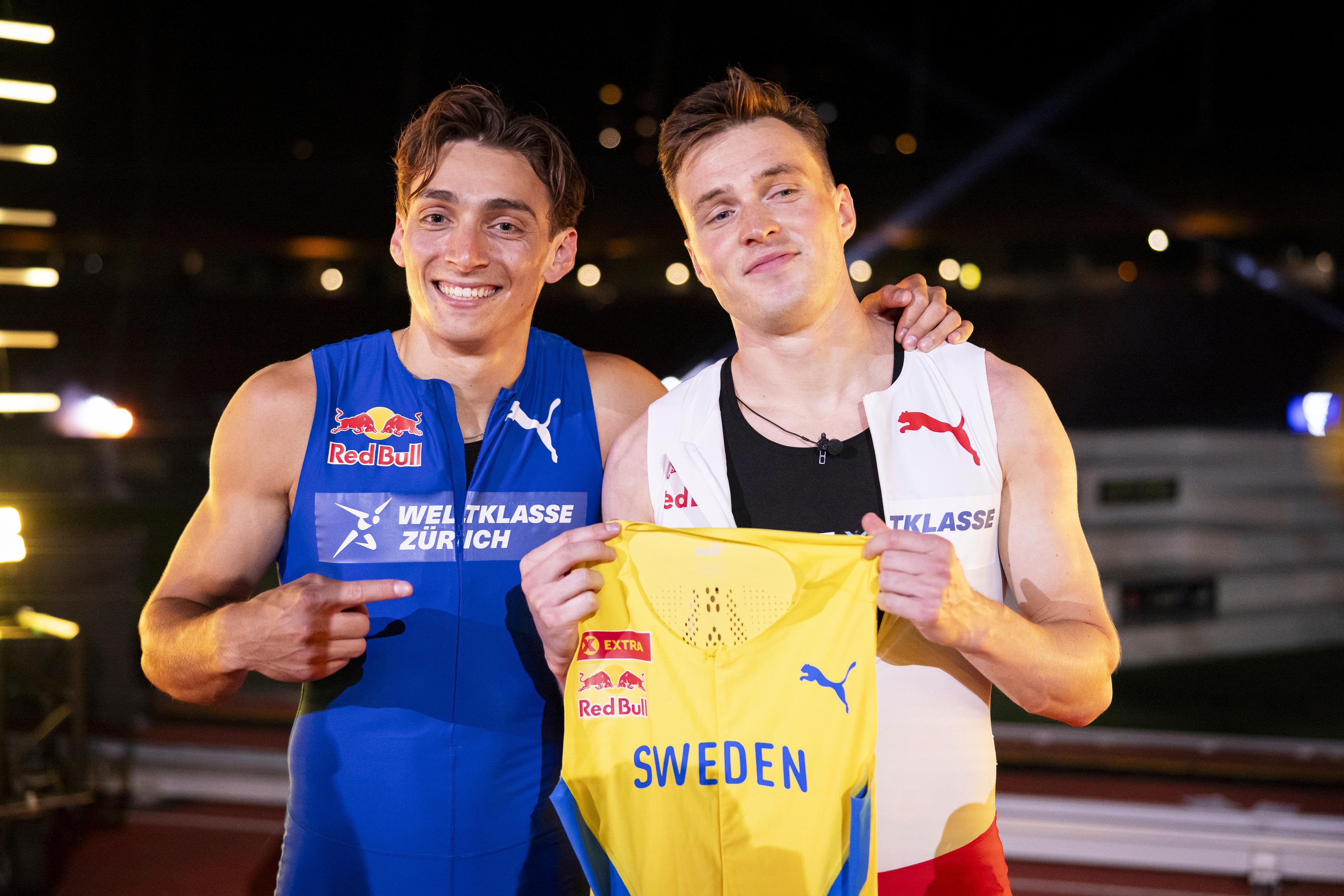 Armand Duplanti och Karsten Warholm efter onsdagens stjärnduell på 100 meter. Arkivbild. Foto: Michael Buholzer/AP/TT