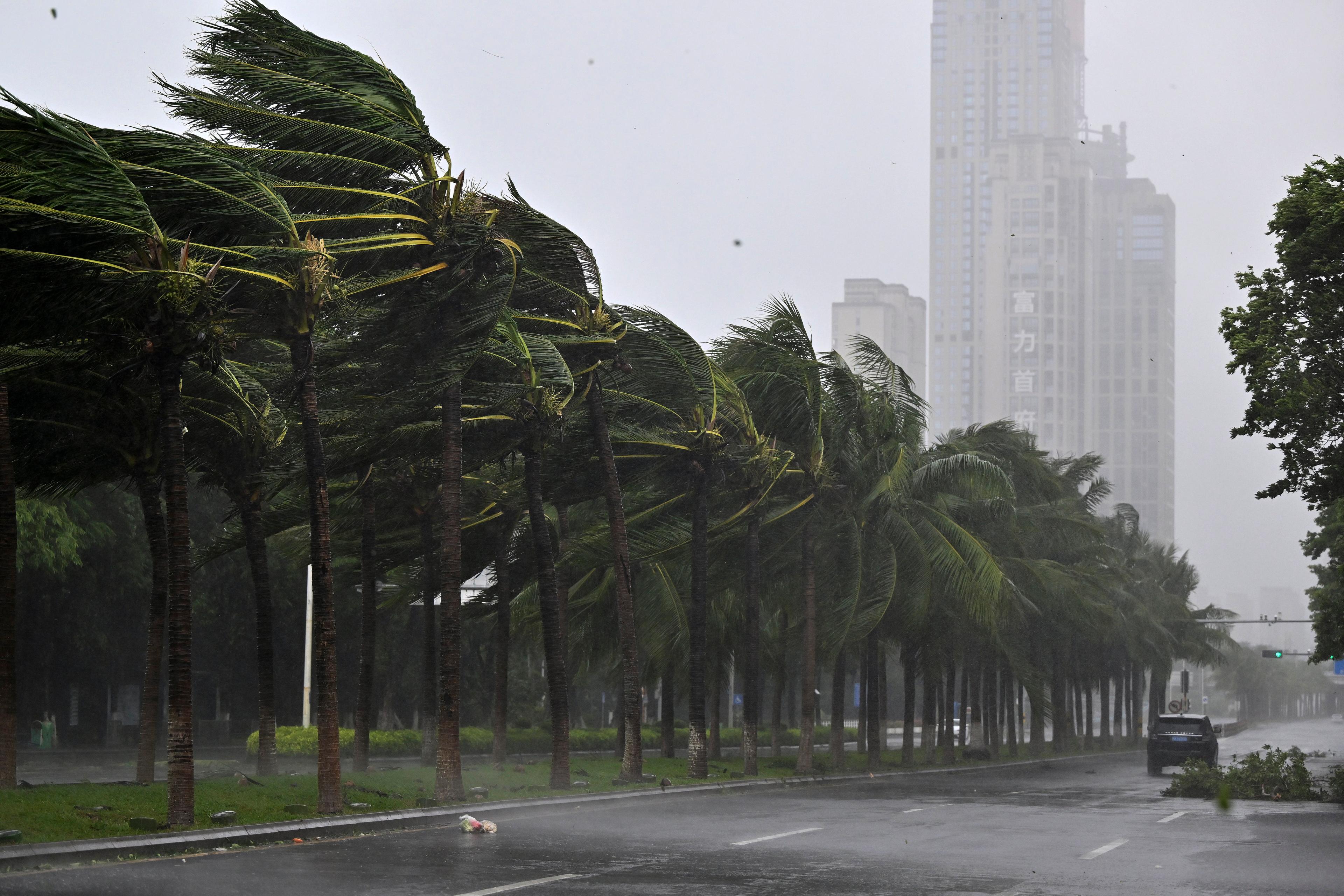 Tyfonen Yagi drog in över ön Hainan. Foto: Guo Cheng/Xinhua/AP