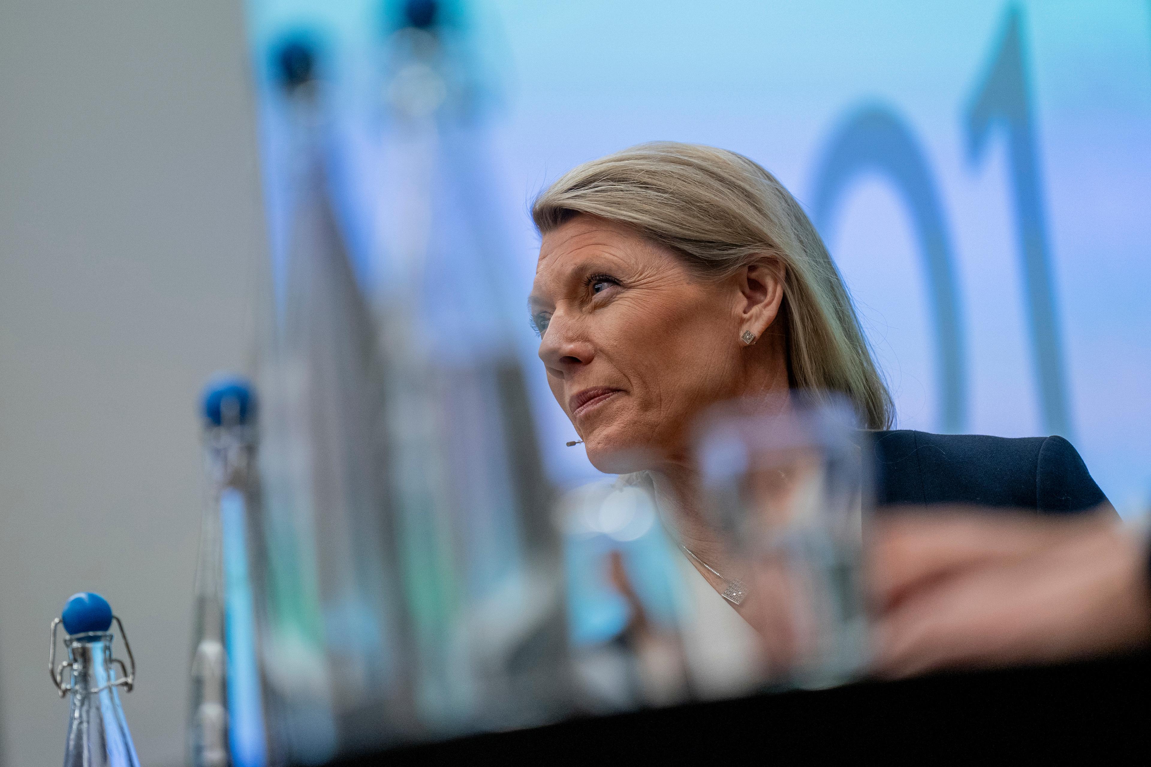 Den norska storbanken DNB, med vd Kjerstin Braathen, planerar personalneddragningar. Arkivbild Foto: Fredrik Varfjell