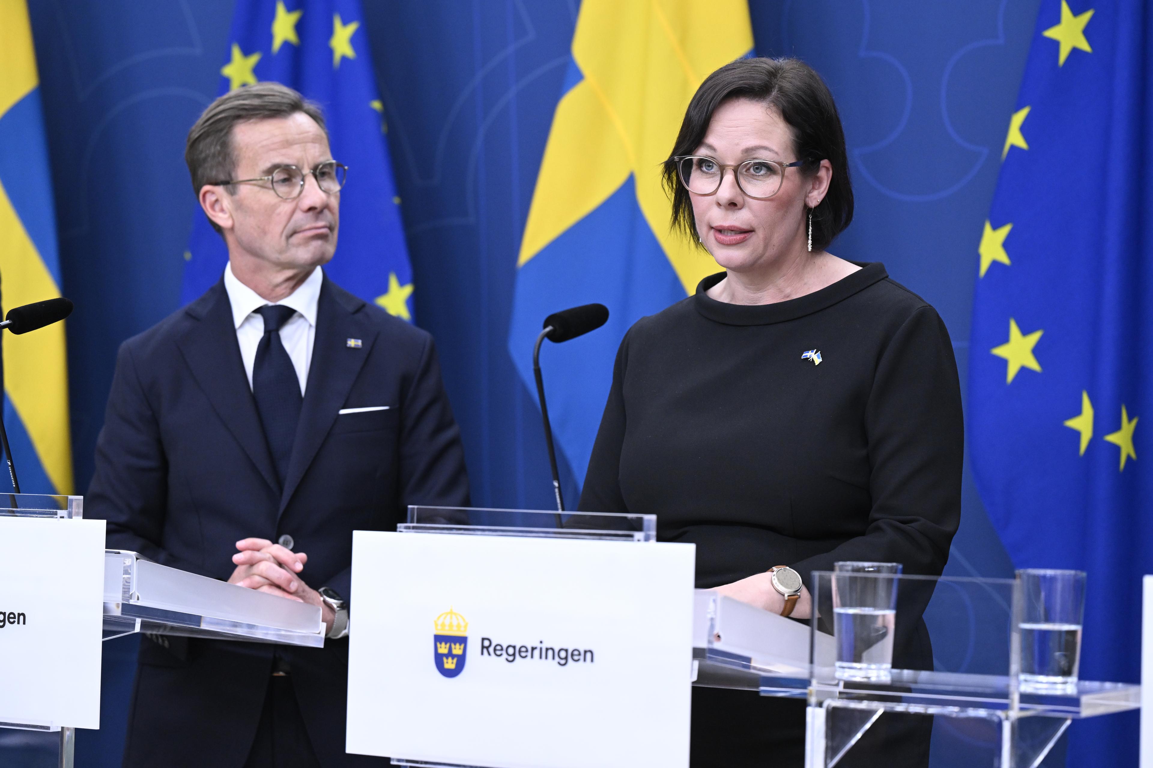 Statsminister Ulf Kristersson med Maria Malmer Stenergard som utses till ny utrikesminister. Foto: Jessica Gow/TT