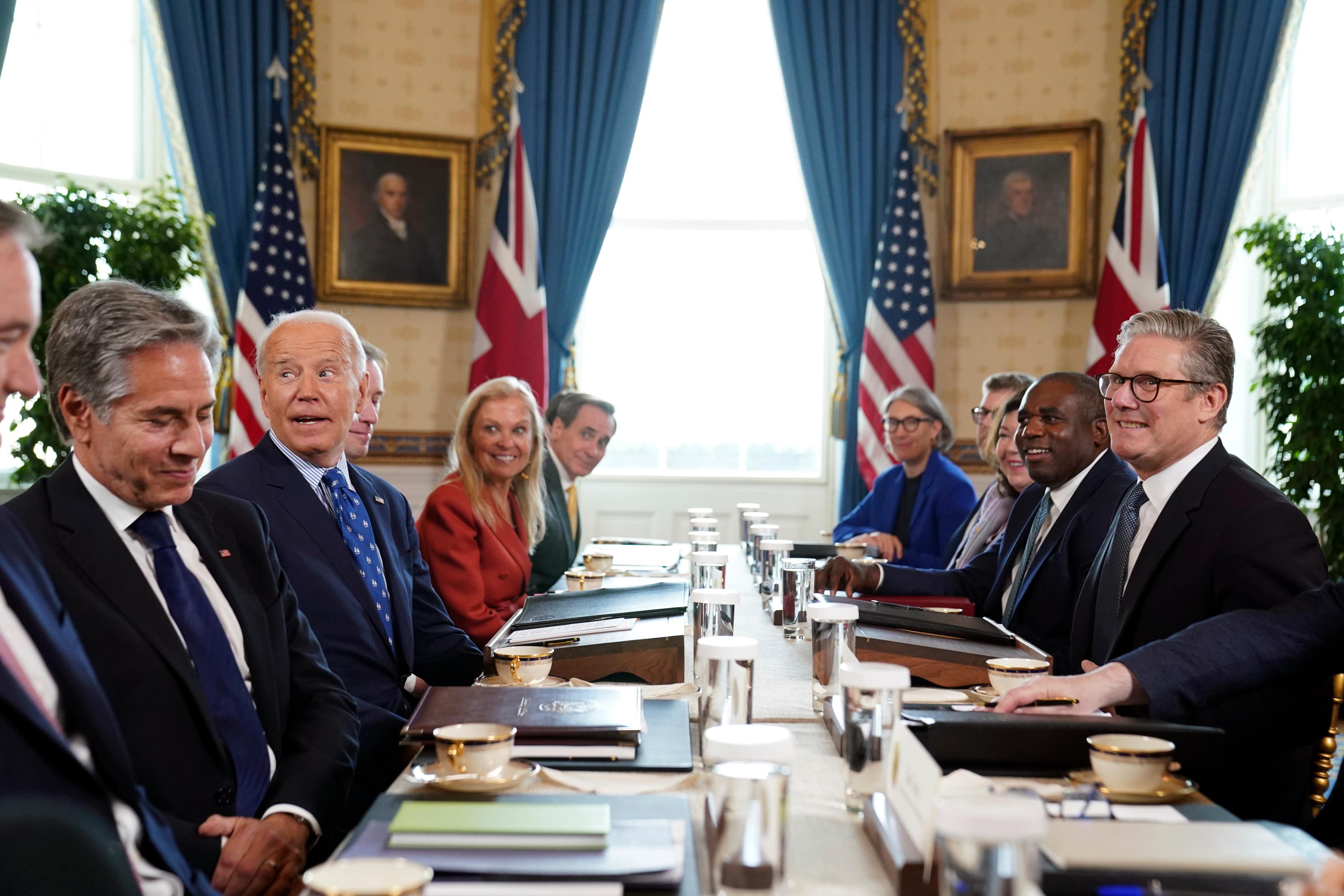 Joe Biden och Keir Starmer vid fredagens möte i Vita huset. Foto: Stefan Rousseau/AP/TT