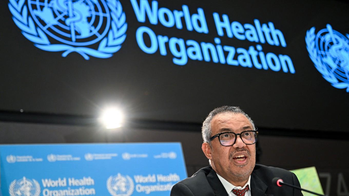 Världshälsoorganisationens (WHO) chef Tedros Adhanom Ghebreyesus i Genève 2023. Krönikören är skeptisk till larmrapporterna om apkoppor, numera benämnd Mpox. Foto: Fabrice Coffrini/AFP via Getty Images