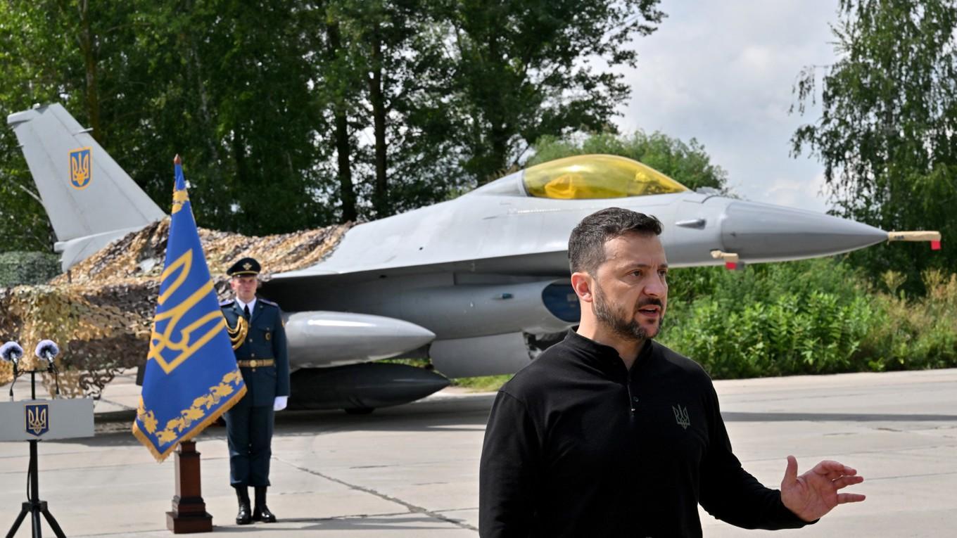 Den ukrainske presidenten Volodymyr Zelenskiyj den 4 augusti. USA ska skicka ytterligare ett militärt stödpaket till Ukraina. Foto: Sergei Supinsky/AFP via Getty Images