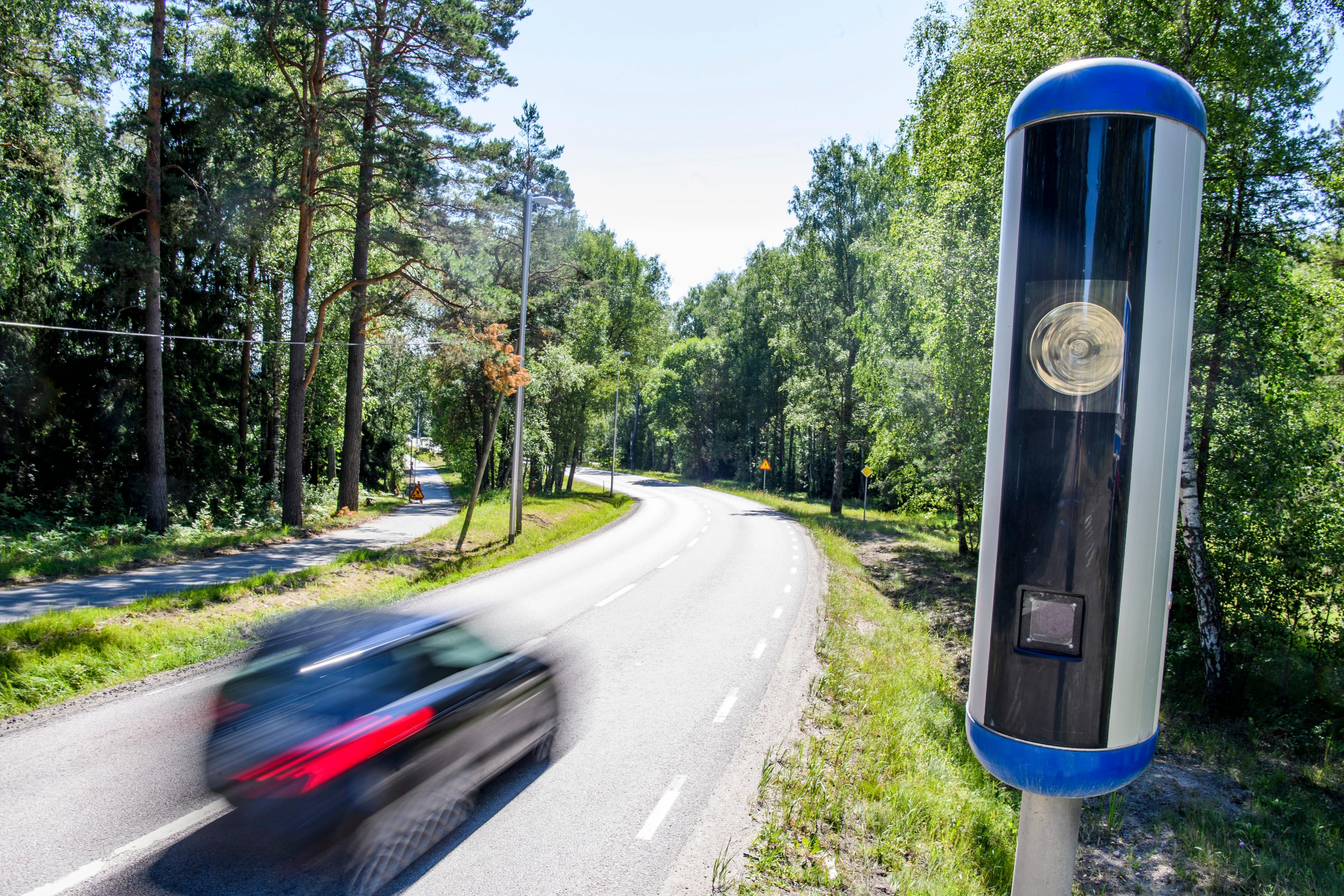 Regeringen har sagt nej till att mäta fordons snitthastighet mellan fartkameror. Arkivbild. Foto: Oscar Olsson/TT