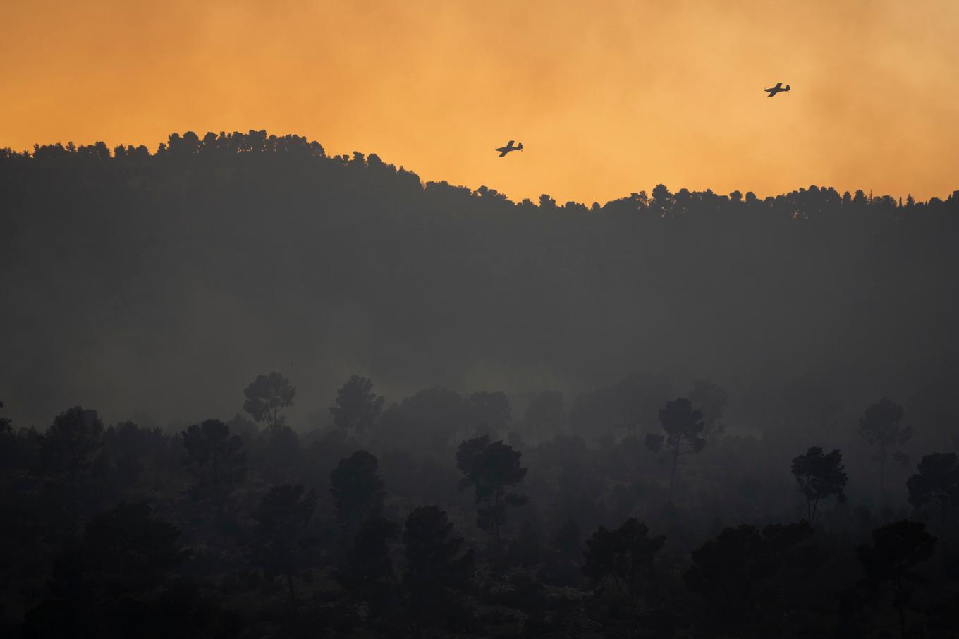 Brand efter en tidigare raketattack från Libanon mot norra Israel. Arkivbild. Foto: Leo Correa/AP/TT