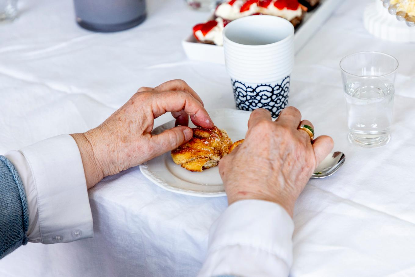 Många kommuner anser att det är oklart huruvida det är tillåtet att begära registerutdrag för personer som ska anställas inom hemtjänsten. Arkivbild. Foto: Adam Ihse/TT