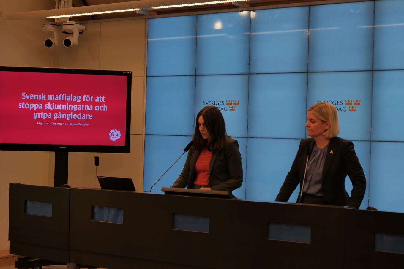 Teresa Carvalho (S), rättspolitisk talesperson och Magdalena Andersson (S), partiledare. Foto: Carl S:t Clair Renard