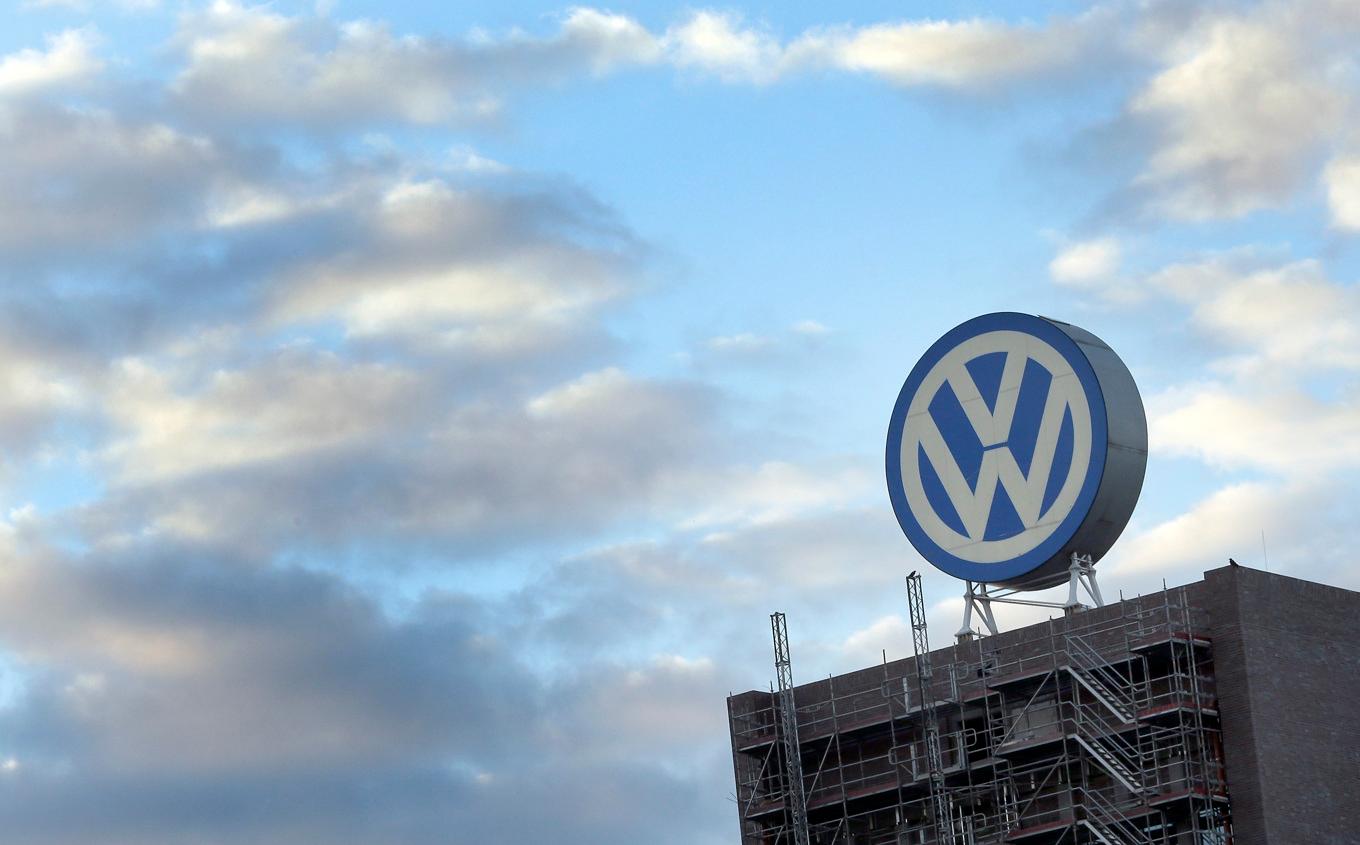 Tyska metallfacket och arbetsgivarna i industrin, där bland annat Volkswagen är en stor spelare, har enats om nytt löneavtal. Arkivbild. Foto: Michael Sohn/AP/TT