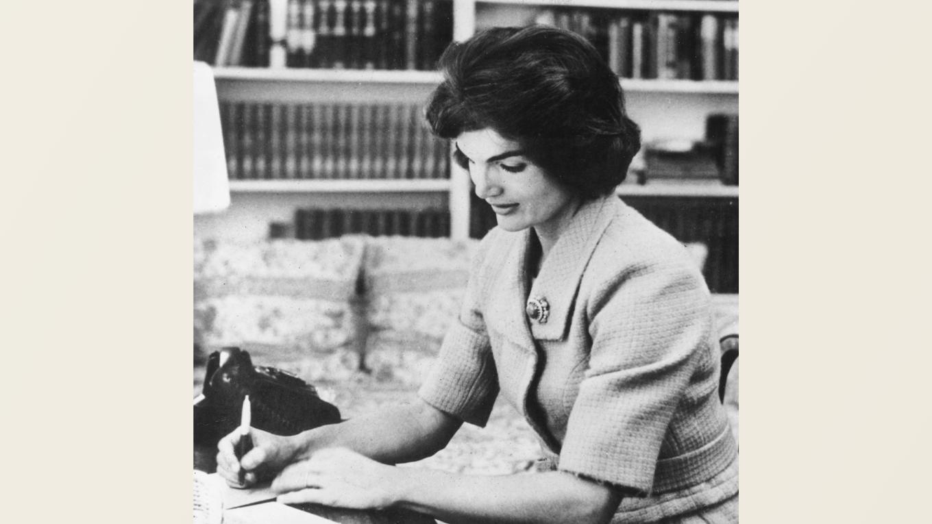 Jacqueline Kennedy Onassis blev 64 år gammal och levde mellan den 28 juli 1929 och den 19 maj 1994. Foto: Public Domain