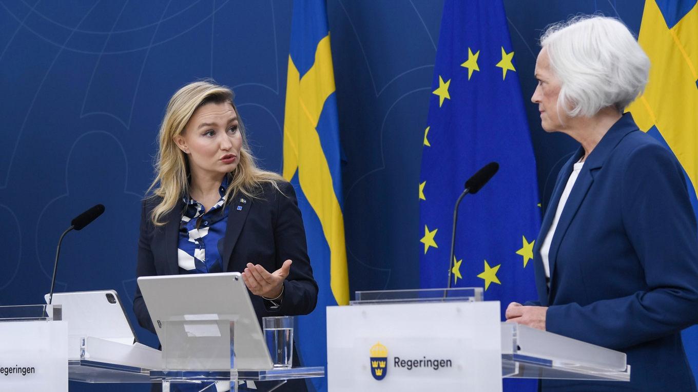 KD-ledaren, tillika energi- och näringsministern, Ebba Busch och sjukvårdsminister Acko Ankarberg Johansson (KD). Arkivbild. Foto: Fredrik Surell/TT