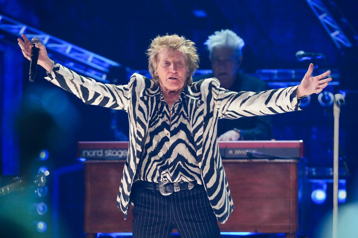 Rod Stewart på stödkonserten för branddrabbade i Los Angeles. Foto: Jordan Strauss/AP/TT