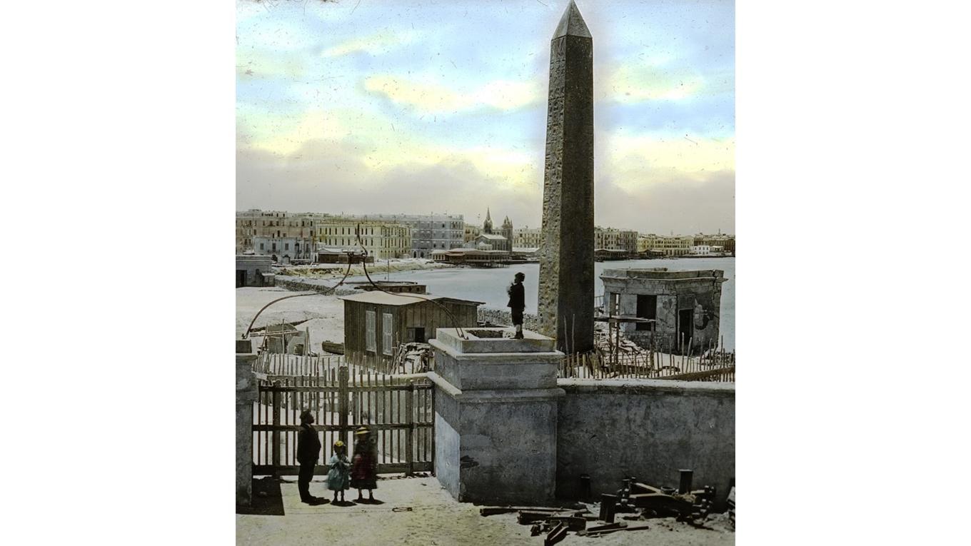 Obelisk i Alexandria. Fotografi av William Henry Goodyear (1846–1923). Foto: Brooklyn Museum