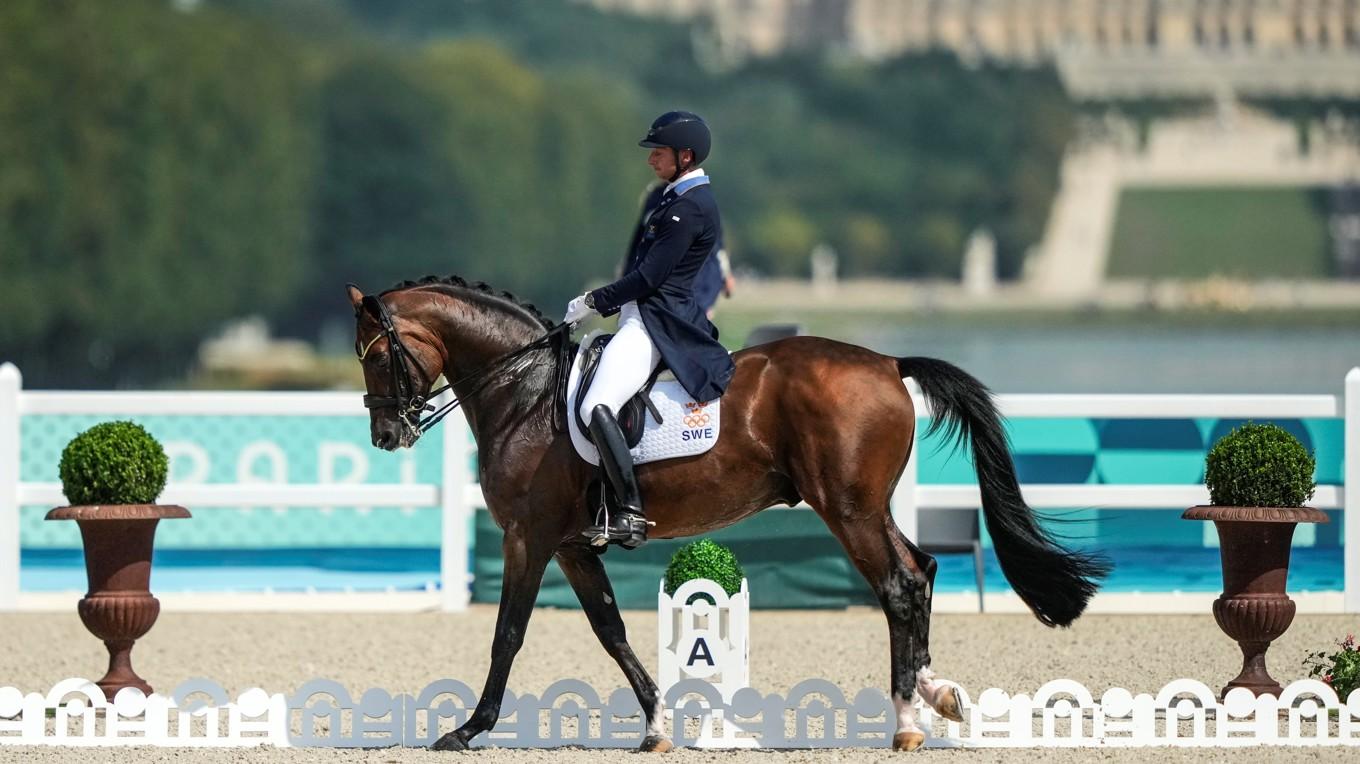 Patrik Kittel, på hästen Touchdown, under dressyrtävlingen i förra sommarens OS i Paris som hölls i Versaille. Notera att anmälan i texten inte gäller Kittel. Foto: Mosa'ab Elshamy, AP Photo