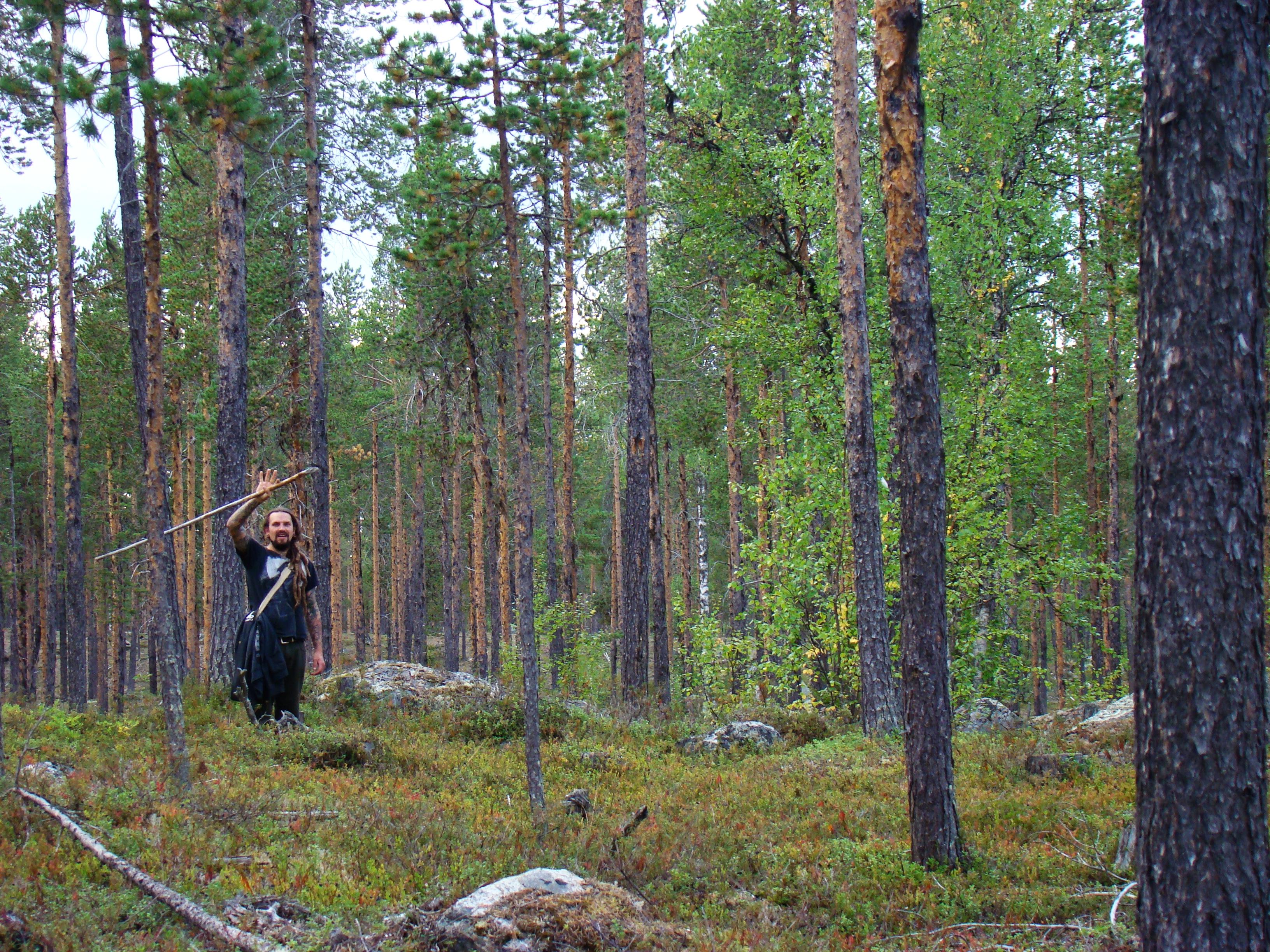 

Christian Lindenthaler på besök i Sverige. Bara genom att använda all kunskap man har skaffat sig, träna och göra erfarenheter, kan man en dag uppnå visdom och se den grundläggande sanningen om överlevnad, säger han. (Foto: Sarah Reh)                                                                                        