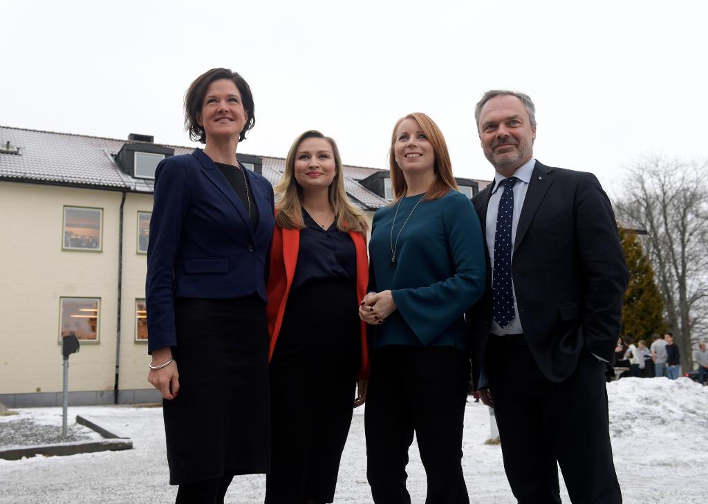 Alliansen ser förlängd skolplikt som ett sätt att få flera nyanlända att klara kunskapskraven. (Foto: Janerik Henriksson/TT)