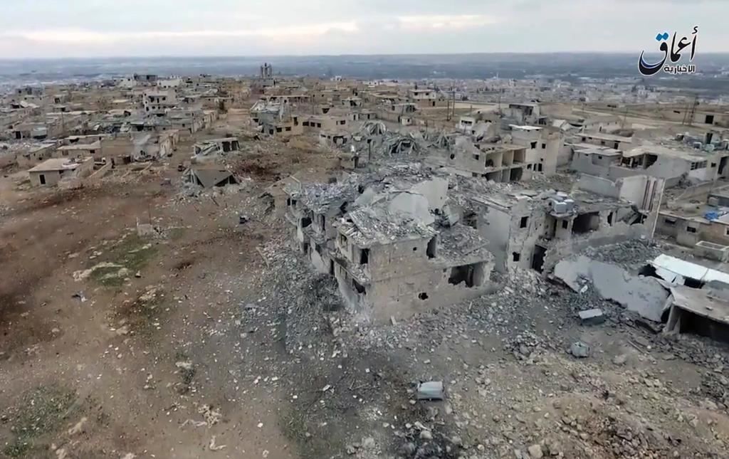 Ett område i staden al-Bab som är förstört efter attacker från Turkiska styrkor. Arkivbild. (Foto: AP/TT)