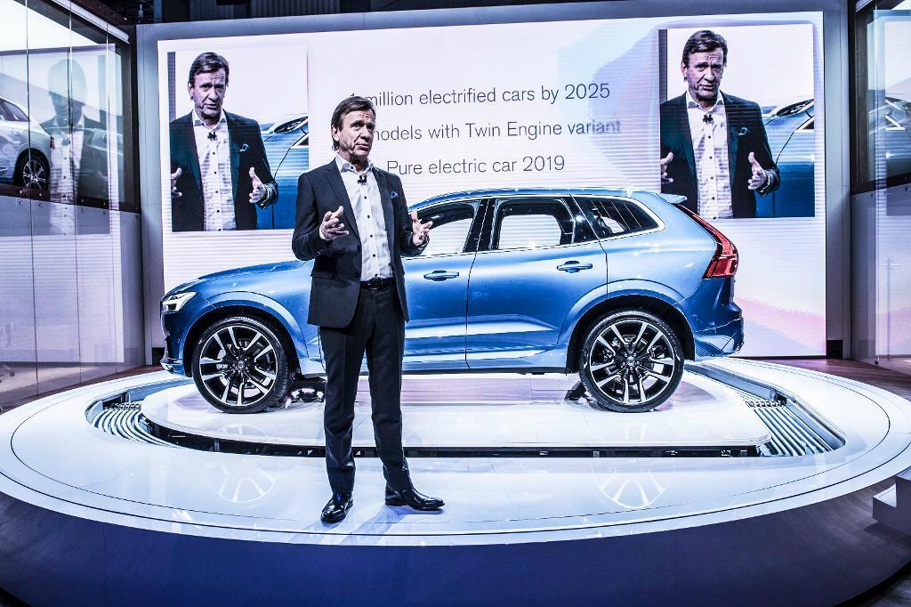 
Volvo Cars minskar antalet teknikkonsulter, men ökar antalet fast anställda. Här vd:n Håkan Samuelsson under tisdagens lansering i Geneve. Foto: Malin Hoelstad/SvD/TT-arkivbild                                            