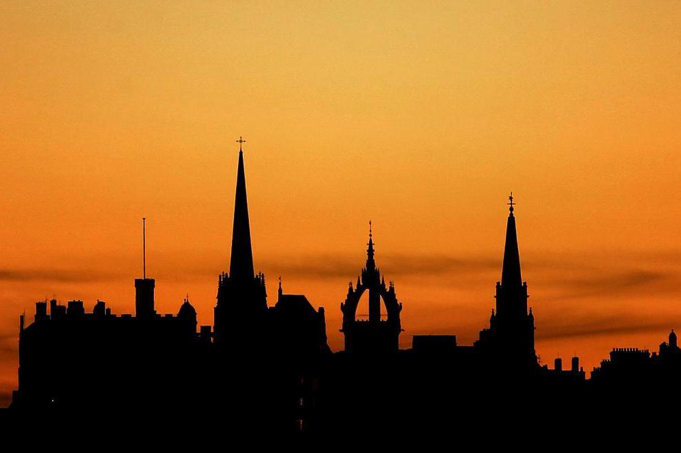 



Solnedgång över Edinburgh.  Foto: Jane Barlow /PA/AP/TT                                                                                                                                                                                
