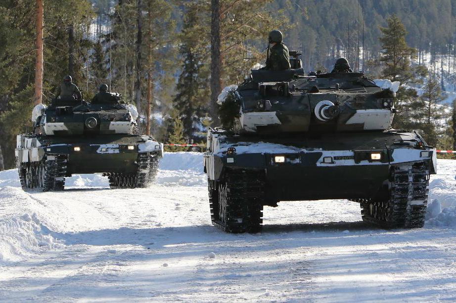 En stridsvagn gick genom isen under övningen Vintersol i Norrbotten. En person omkom i olyckan. Bilden är taget vid ett tidigare tillfälle under övningen. Foto: Jesper Sundström /Försvarsmakten/TT