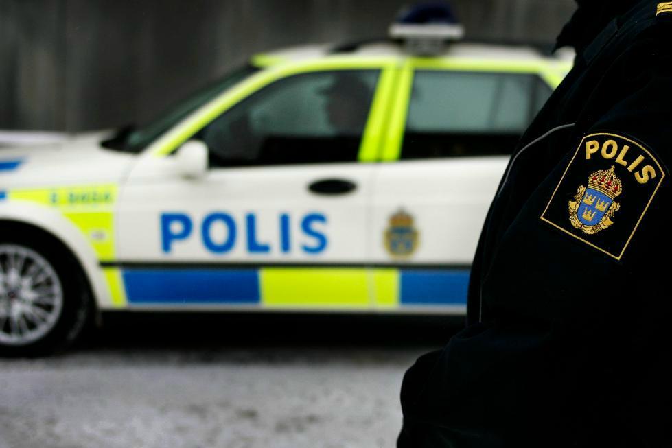 

Poliser attackerades för andra kvällen i rad i Hammarkullen i Göteborg. Foto: Jessica Gow                                                                                        