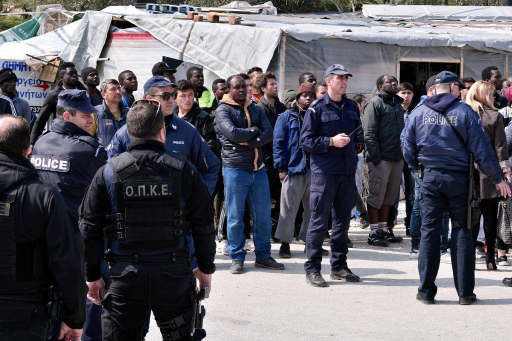 På Lesbos finns 3 000 flyktingar trots att EU enats om omfördelning av flyktingarna. Foto: Louisa Goulimaki /AFP/Getty Images