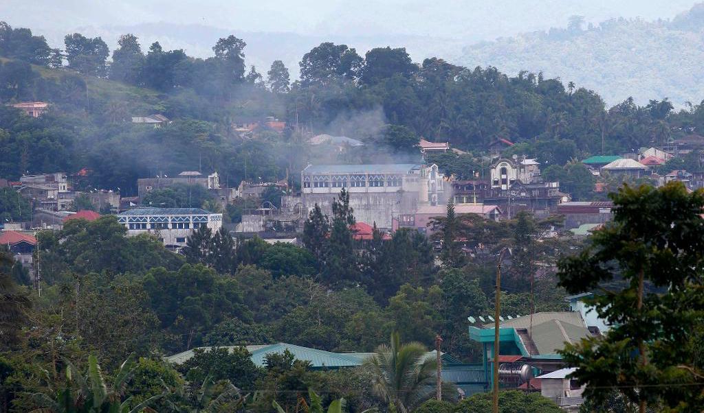Strider pågår på flera platser i Marawi. Säkerhetsstyrkor har satt in flyganfall mot extremisterna. Foto: Bullit Marquez/AP/TT
