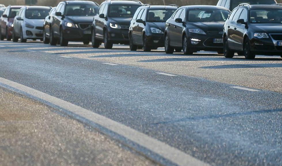 Köer uppstod efter olyckor på Europavägar i dag. Foto: Björn Lindgren/TT-arkivbild