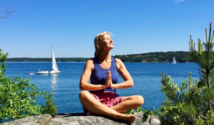Att sola utan att bränna sig stärker huden och skyddar mot en rad olika sjukdomar säger Sanna Ehdin. Foto: Paulina Westerlind