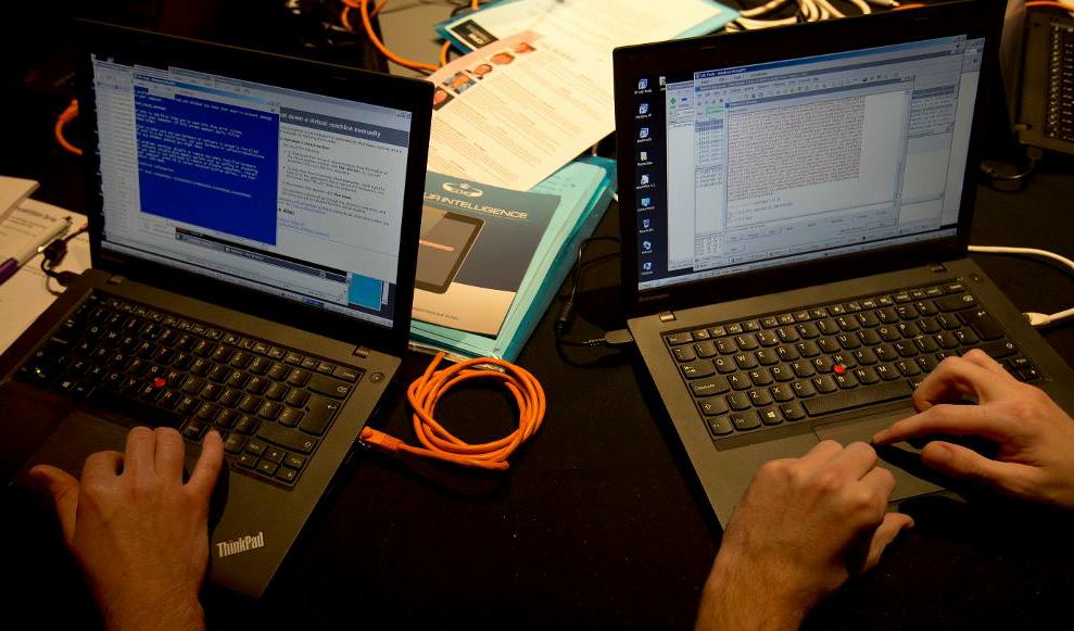 Det är skrämmande naivt hur vissa svenska företag och myndigheter ser på IT-säkerhet, anser IT-säkerhetsbolaget Advenica. Foto: Alastair Grant/AP/TT