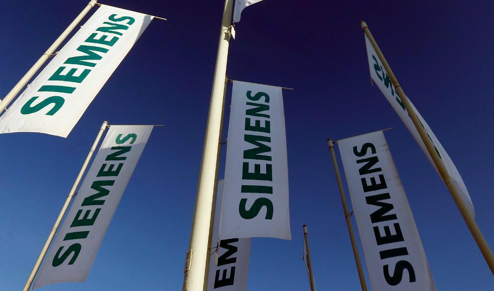 
Siemens har hamnat i blåsväder för affärer med misstänkta kopplingar till Krimhalvön. Foto: Matthias Schrader/AP/TT-arkivbild                                            