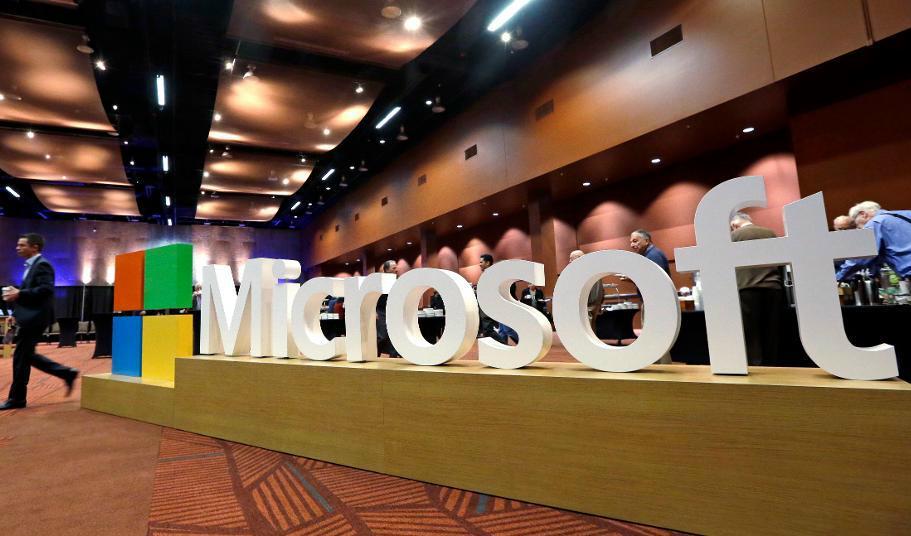 
Trumpadministrationen har vänt sig till Högsta domstolen för att få Microsoft att lämna ut e-post som lagras på en server i Irland. Foto: Elaine Thompson/AP/TT-arkivbild                                            