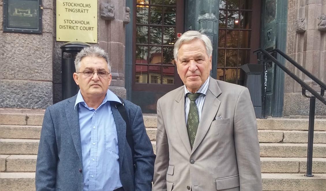 George Karimi och advokat Lars Carlén utanför Stockholms tingsrätt 31 augusti  2017 
Foto: Cecilia Samuelsson