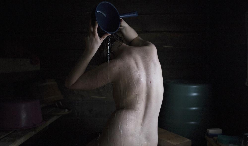 Detalj av Untitled 2 från fotoserien Mother's song. Foto: Maria Mäki.