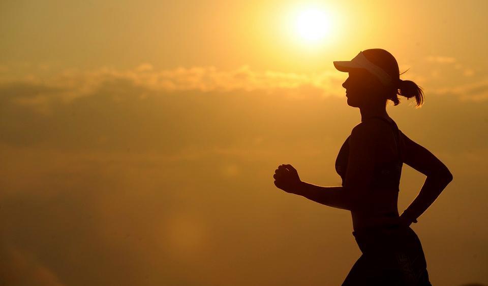 Forskningen visar att motion i lagom mängd håller dig friskare och kan förlänga livet. Foto: Pixabay