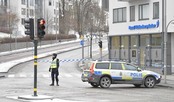 
Polisens avspärrning efter skottlossningen på Bällstavägen i Bromma i november förra året. Foto: Jessica Gow/TT                                            