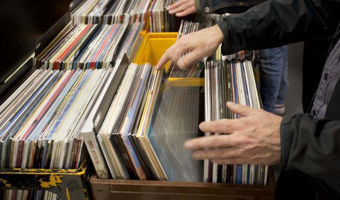 
Vinyl- och cd-branschen använder mycket plast som senare slängs. Både tillverkare och artister funderar över hur skivbranschen kan bli mer miljövänlig. Foto: Björn Larsson Rosvall / TT-arkivbild                                            