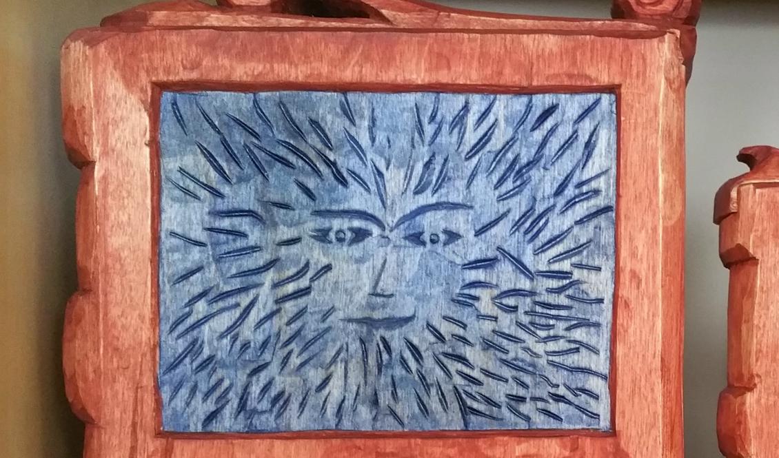 Bokfodral i trä. Foto: Anton Nilsson